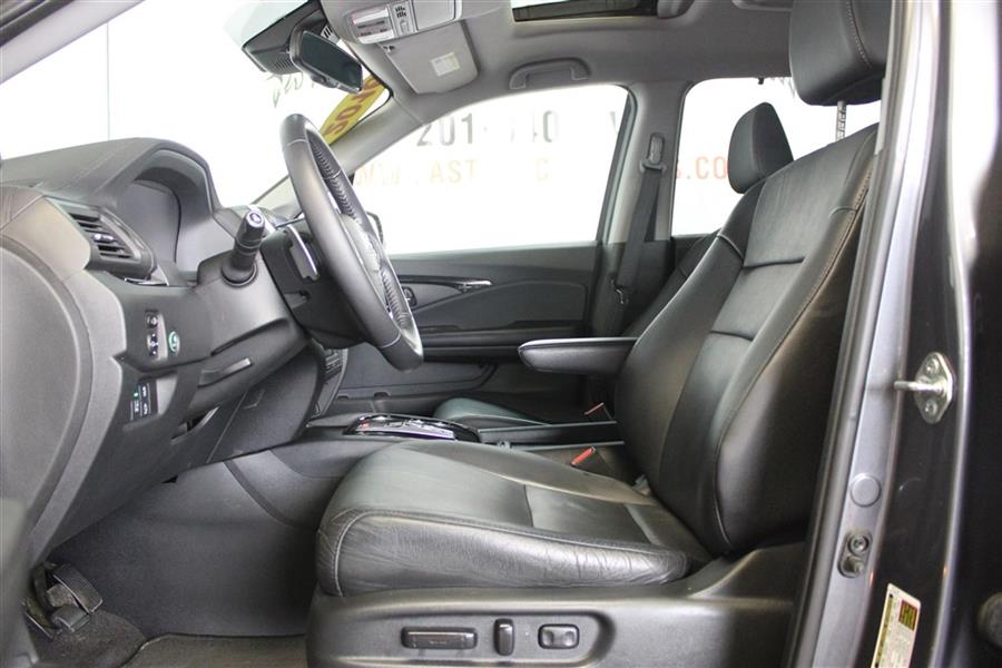 2016 Honda Pilot TOURING, available for sale in Paterson, New Jersey | Fast Track Motors. Paterson, New Jersey 2016 Honda Pilot TOURING, available for sale in Paterson, New Jersey | Fast Track Motors. Paterson, New Jersey