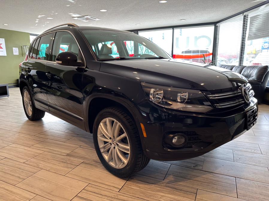 2012 Volkswagen Tiguan 4WD 4dr Auto SE w/Sunroof & Nav, available for sale in West Hartford, Connecticut | AutoMax. West Hartford, Connecticut 2012 Volkswagen Tiguan 4WD 4dr Auto SE w/Sunroof & Nav, available for sale in West Hartford, Connecticut | AutoMax. West Hartford, Connecticut