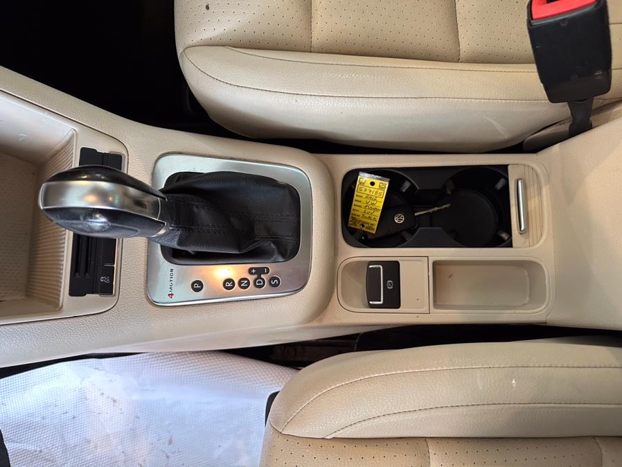 2012 Volkswagen Tiguan 4WD 4dr Auto SE w/Sunroof & Nav, available for sale in West Hartford, Connecticut | AutoMax. West Hartford, Connecticut 2012 Volkswagen Tiguan 4WD 4dr Auto SE w/Sunroof & Nav, available for sale in West Hartford, Connecticut | AutoMax. West Hartford, Connecticut
