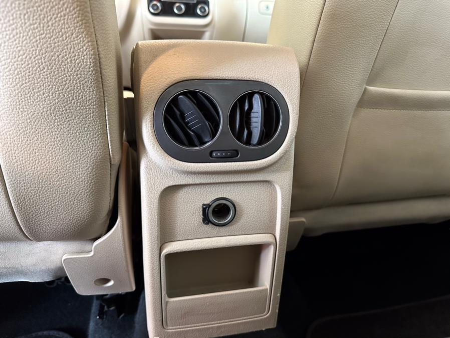 2012 Volkswagen Tiguan 4WD 4dr Auto SE w/Sunroof & Nav, available for sale in West Hartford, Connecticut | AutoMax. West Hartford, Connecticut 2012 Volkswagen Tiguan 4WD 4dr Auto SE w/Sunroof & Nav, available for sale in West Hartford, Connecticut | AutoMax. West Hartford, Connecticut