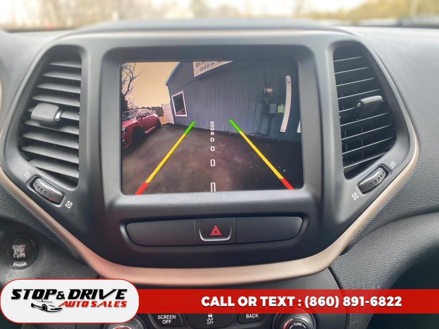 2016 Jeep Cherokee 4WD 4dr Limited, available for sale in East Windsor, Connecticut | Stop & Drive Auto Sales. East Windsor, Connecticut 2016 Jeep Cherokee 4WD 4dr Limited, available for sale in East Windsor, Connecticut | Stop & Drive Auto Sales. East Windsor, Connecticut