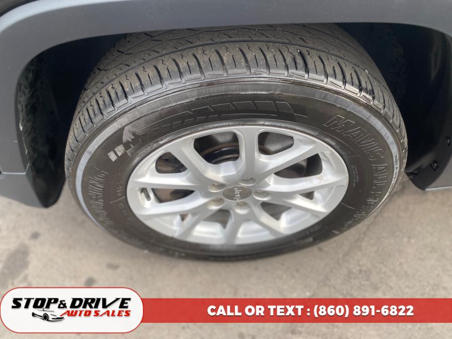 2016 Jeep Cherokee 4WD 4dr Limited, available for sale in East Windsor, Connecticut | Stop & Drive Auto Sales. East Windsor, Connecticut 2016 Jeep Cherokee 4WD 4dr Limited, available for sale in East Windsor, Connecticut | Stop & Drive Auto Sales. East Windsor, Connecticut