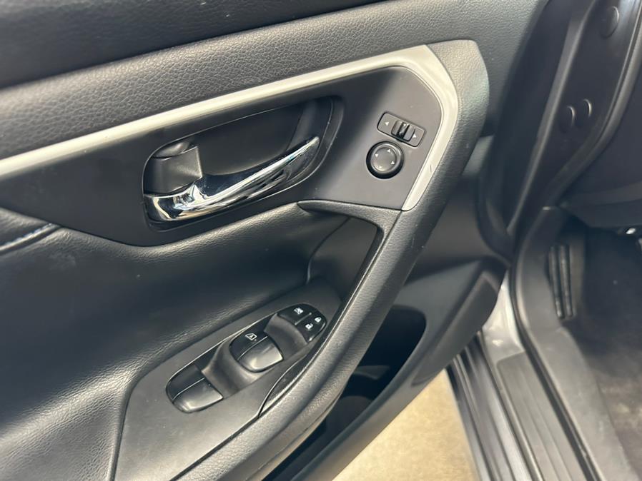 2017 Nissan Altima 2.5 SR Sedan, available for sale in Inwood, New York | 5 Towns Drive. Inwood, New York 2017 Nissan Altima 2.5 SR Sedan, available for sale in Inwood, New York | 5 Towns Drive. Inwood, New York