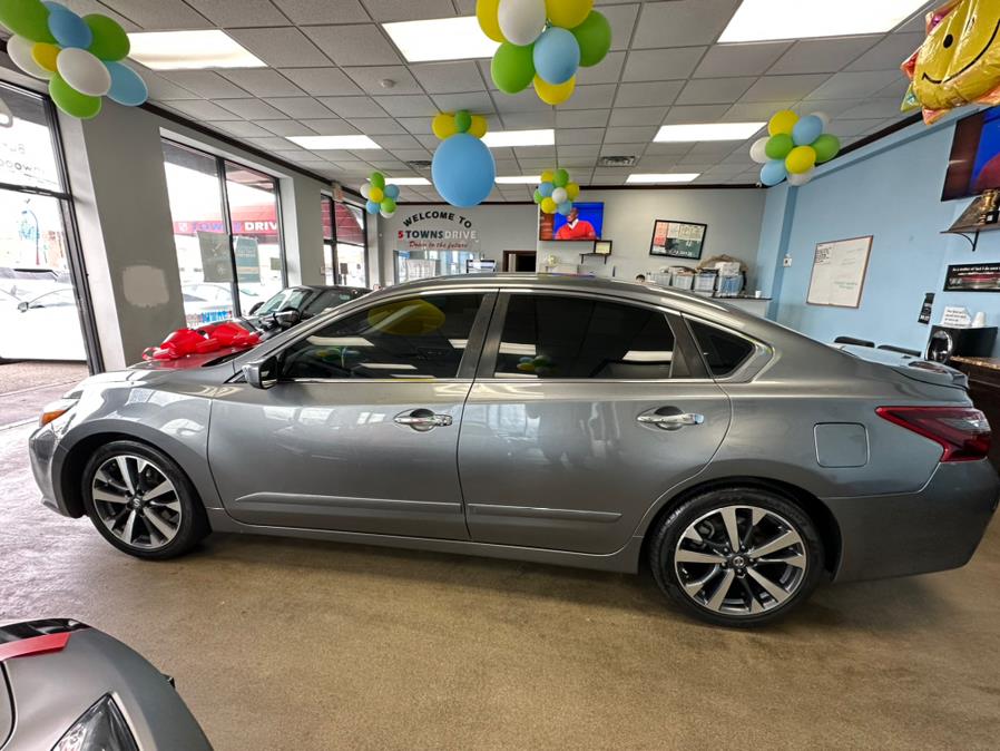 2017 Nissan Altima 2.5 SR Sedan, available for sale in Inwood, New York | 5 Towns Drive. Inwood, New York 2017 Nissan Altima 2.5 SR Sedan, available for sale in Inwood, New York | 5 Towns Drive. Inwood, New York