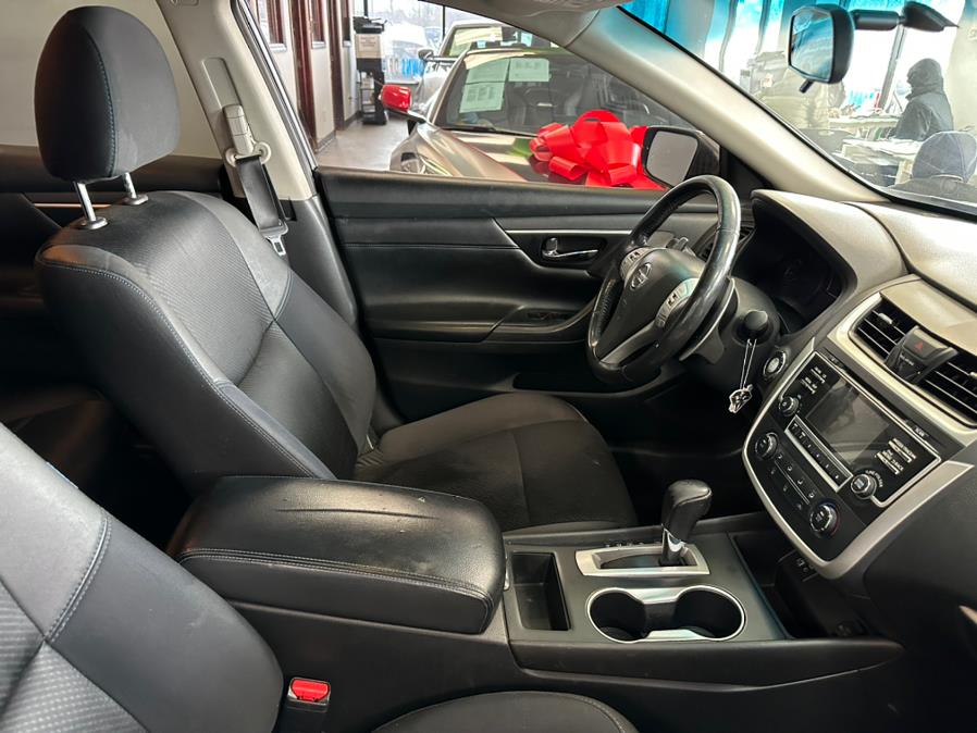 2017 Nissan Altima 2.5 SR Sedan, available for sale in Inwood, New York | 5 Towns Drive. Inwood, New York 2017 Nissan Altima 2.5 SR Sedan, available for sale in Inwood, New York | 5 Towns Drive. Inwood, New York
