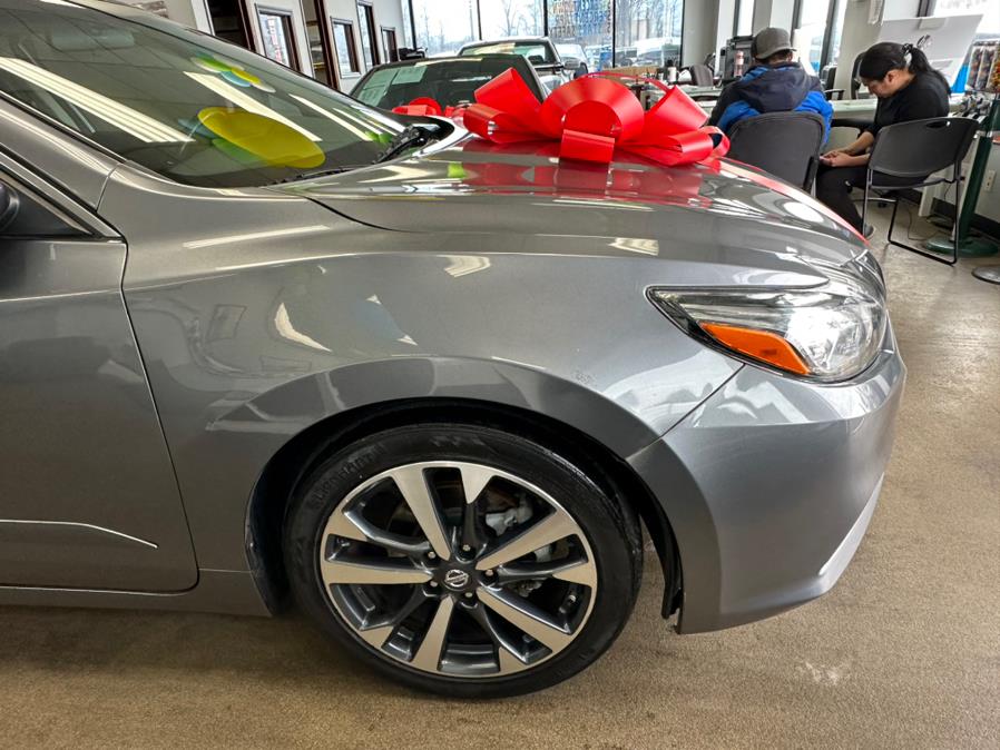 2017 Nissan Altima 2.5 SR Sedan, available for sale in Inwood, New York | 5 Towns Drive. Inwood, New York 2017 Nissan Altima 2.5 SR Sedan, available for sale in Inwood, New York | 5 Towns Drive. Inwood, New York
