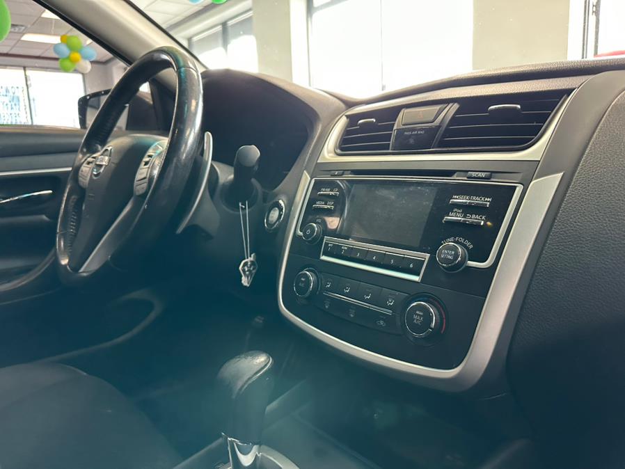 2017 Nissan Altima 2.5 SR Sedan, available for sale in Inwood, New York | 5 Towns Drive. Inwood, New York 2017 Nissan Altima 2.5 SR Sedan, available for sale in Inwood, New York | 5 Towns Drive. Inwood, New York
