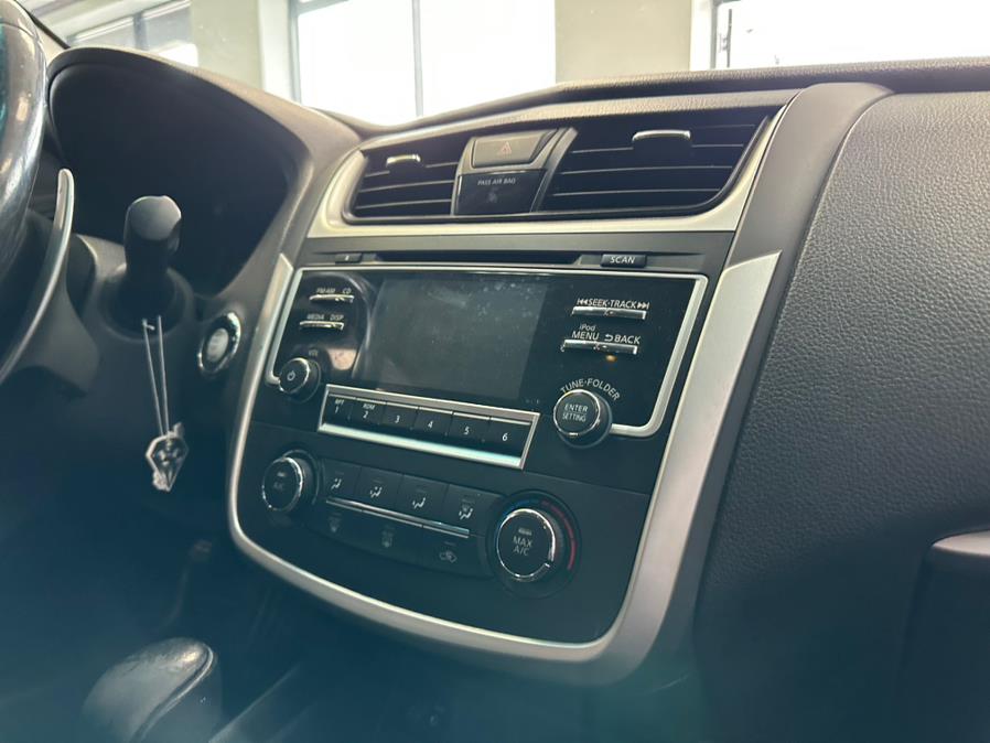 2017 Nissan Altima 2.5 SR Sedan, available for sale in Inwood, New York | 5 Towns Drive. Inwood, New York 2017 Nissan Altima 2.5 SR Sedan, available for sale in Inwood, New York | 5 Towns Drive. Inwood, New York