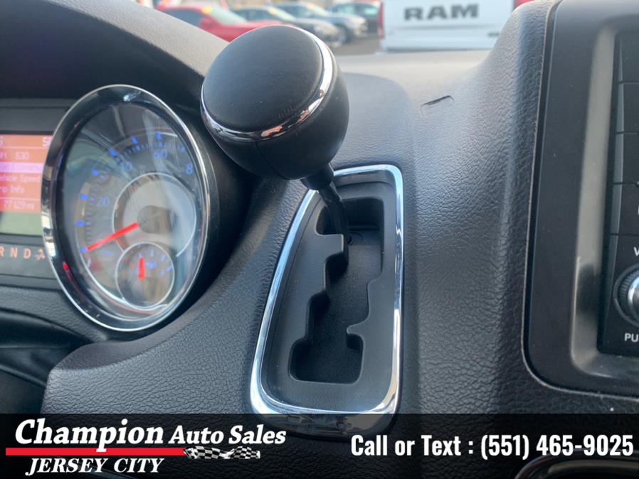 2014 Chrysler Town & Country 4dr Wgn Touring-L, available for sale in Jersey City, New Jersey | Champion Auto Sales. Jersey City, New Jersey 2014 Chrysler Town & Country 4dr Wgn Touring-L, available for sale in Jersey City, New Jersey | Champion Auto Sales. Jersey City, New Jersey