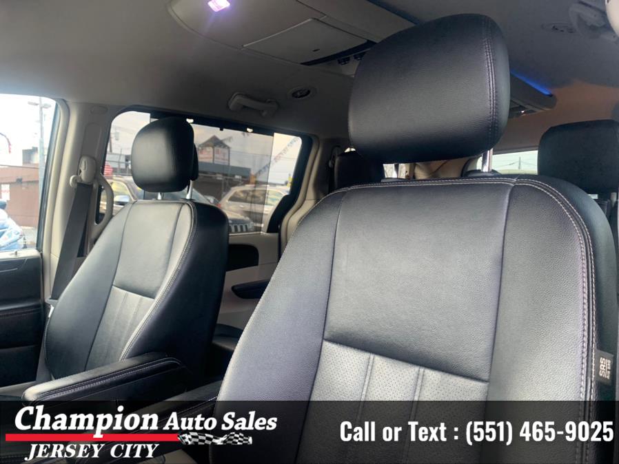 2014 Chrysler Town & Country 4dr Wgn Touring-L, available for sale in Jersey City, New Jersey | Champion Auto Sales. Jersey City, New Jersey 2014 Chrysler Town & Country 4dr Wgn Touring-L, available for sale in Jersey City, New Jersey | Champion Auto Sales. Jersey City, New Jersey
