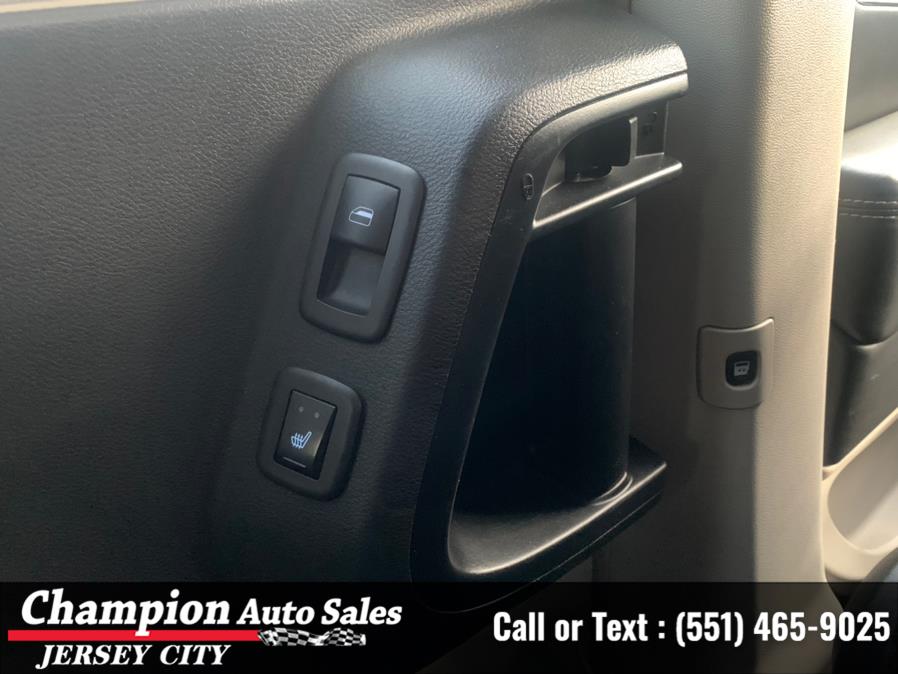 2014 Chrysler Town & Country 4dr Wgn Touring-L, available for sale in Jersey City, New Jersey | Champion Auto Sales. Jersey City, New Jersey 2014 Chrysler Town & Country 4dr Wgn Touring-L, available for sale in Jersey City, New Jersey | Champion Auto Sales. Jersey City, New Jersey