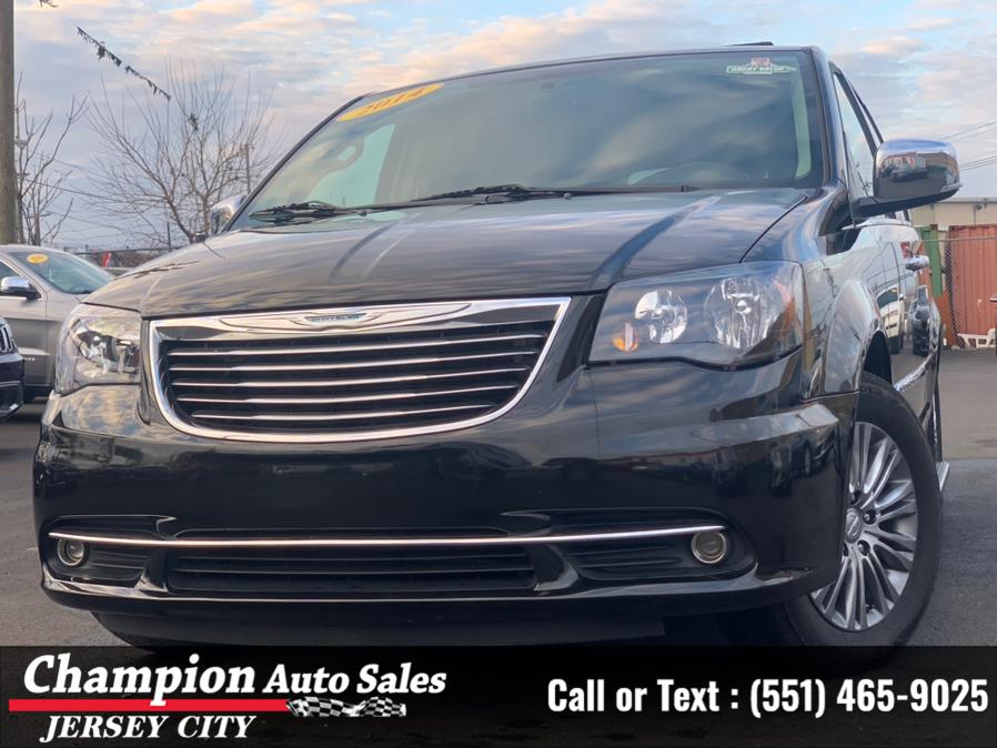 Used 2014 Chrysler Town & Country in Jersey City, New Jersey | Champion Auto Sales. Jersey City, New Jersey