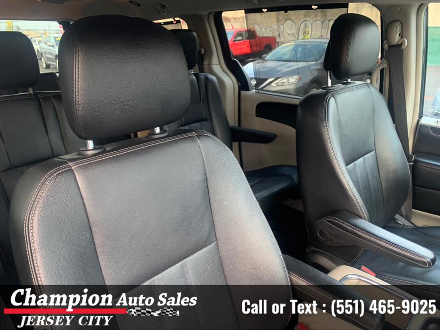 2014 Chrysler Town & Country 4dr Wgn Touring-L, available for sale in Jersey City, New Jersey | Champion Auto Sales. Jersey City, New Jersey 2014 Chrysler Town & Country 4dr Wgn Touring-L, available for sale in Jersey City, New Jersey | Champion Auto Sales. Jersey City, New Jersey