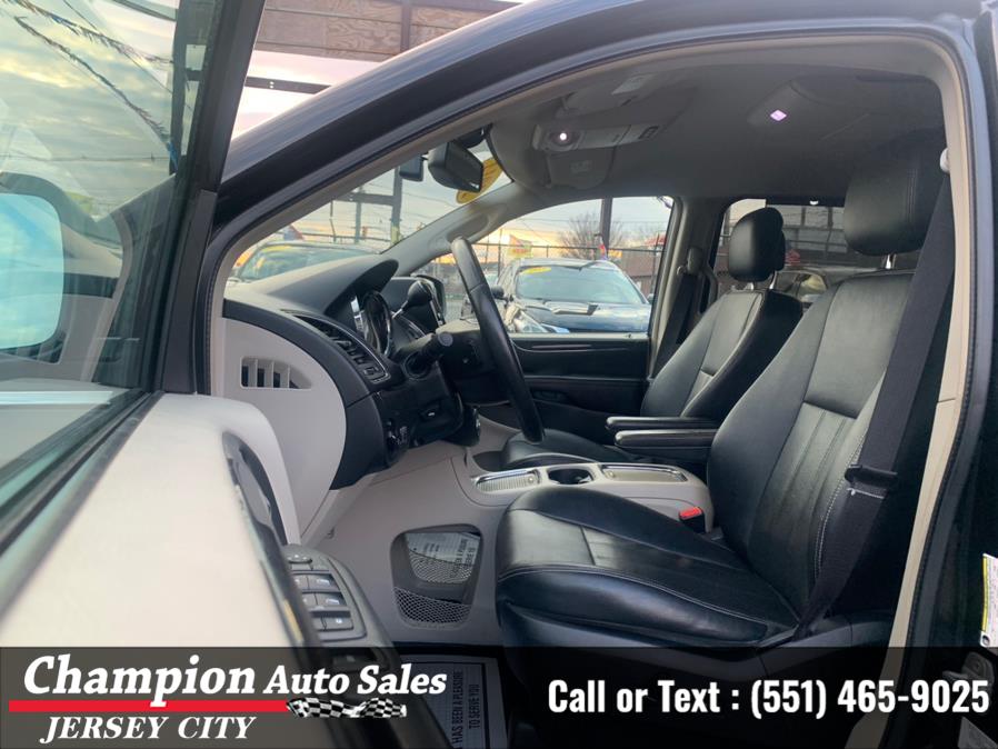 2014 Chrysler Town & Country 4dr Wgn Touring-L, available for sale in Jersey City, New Jersey | Champion Auto Sales. Jersey City, New Jersey 2014 Chrysler Town & Country 4dr Wgn Touring-L, available for sale in Jersey City, New Jersey | Champion Auto Sales. Jersey City, New Jersey