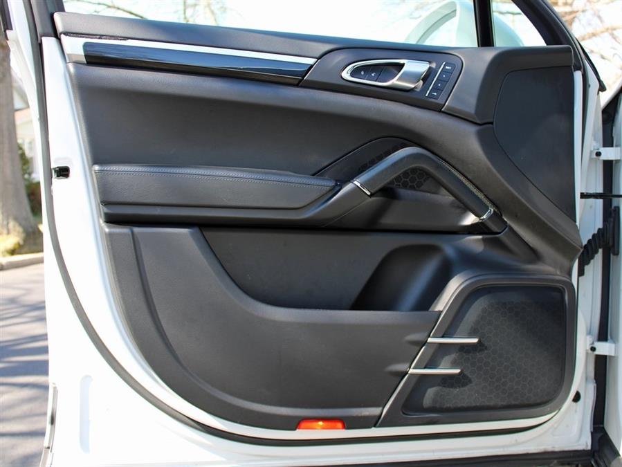 2018 Porsche Cayenne , available for sale in Great Neck, New York | Auto Expo Ent Inc.. Great Neck, New York 2018 Porsche Cayenne , available for sale in Great Neck, New York | Auto Expo Ent Inc.. Great Neck, New York