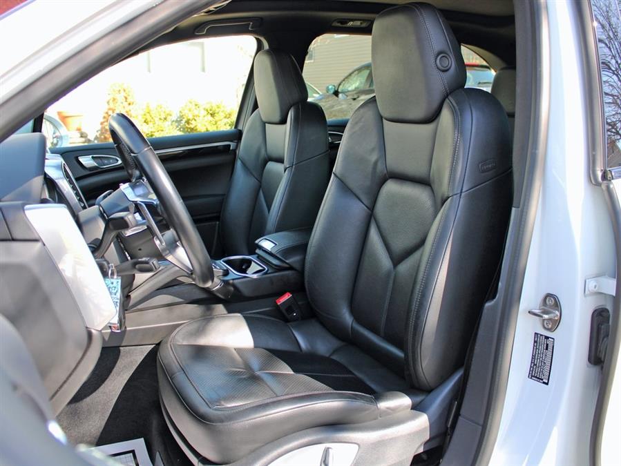 2018 Porsche Cayenne , available for sale in Great Neck, New York | Auto Expo Ent Inc.. Great Neck, New York 2018 Porsche Cayenne , available for sale in Great Neck, New York | Auto Expo Ent Inc.. Great Neck, New York