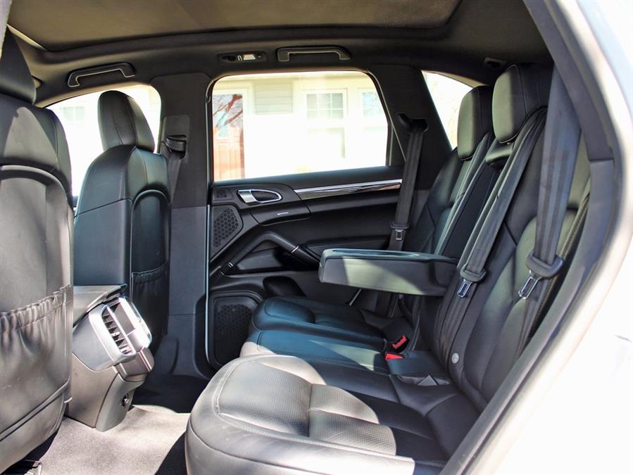 2018 Porsche Cayenne , available for sale in Great Neck, New York | Auto Expo Ent Inc.. Great Neck, New York 2018 Porsche Cayenne , available for sale in Great Neck, New York | Auto Expo Ent Inc.. Great Neck, New York