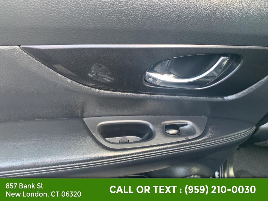 2017 Nissan Rogue AWD SV, available for sale in New London, Connecticut | McAvoy Inc dba Town Hill Auto. New London, Connecticut 2017 Nissan Rogue AWD SV, available for sale in New London, Connecticut | McAvoy Inc dba Town Hill Auto. New London, Connecticut