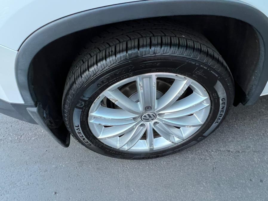 2014 Volkswagen Tiguan 4MOTION 4dr Auto S, available for sale in Canton, Connecticut | Lava Motors 2 Inc. Canton, Connecticut 2014 Volkswagen Tiguan 4MOTION 4dr Auto S, available for sale in Canton, Connecticut | Lava Motors 2 Inc. Canton, Connecticut
