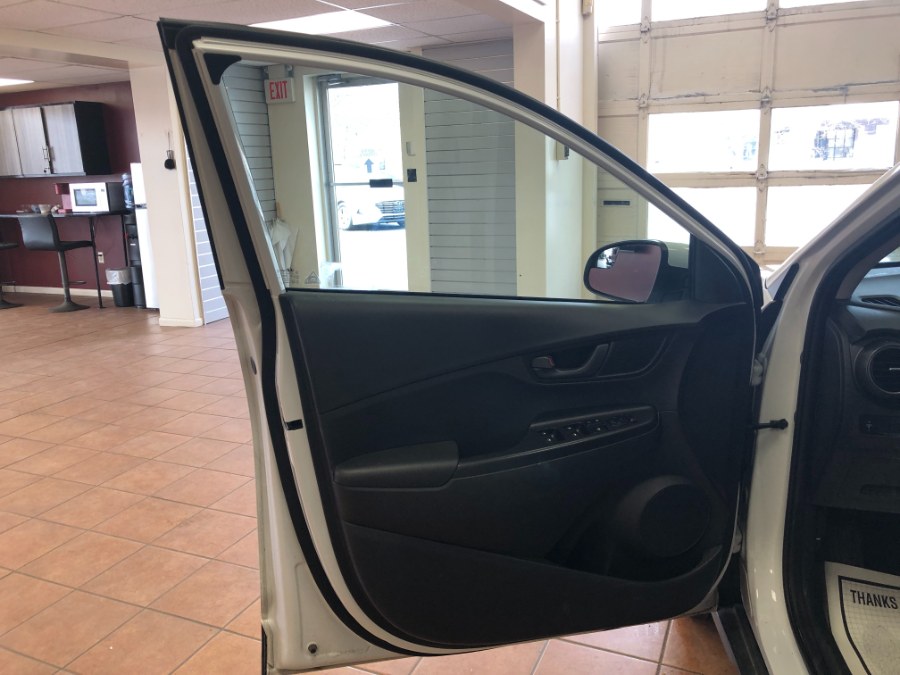 2021 Hyundai Kona SE Auto AWD, available for sale in Suffern, New York | Rockland Motor Sport. Suffern, New York 2021 Hyundai Kona SE Auto AWD, available for sale in Suffern, New York | Rockland Motor Sport. Suffern, New York