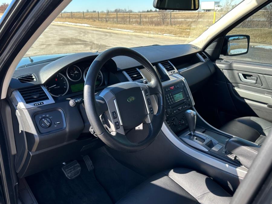 2008 Land Rover Range Rover Sport 4WD 4dr HSE, available for sale in Darien, Wisconsin | Geneva Motor Cars. Darien, Wisconsin 2008 Land Rover Range Rover Sport 4WD 4dr HSE, available for sale in Darien, Wisconsin | Geneva Motor Cars. Darien, Wisconsin