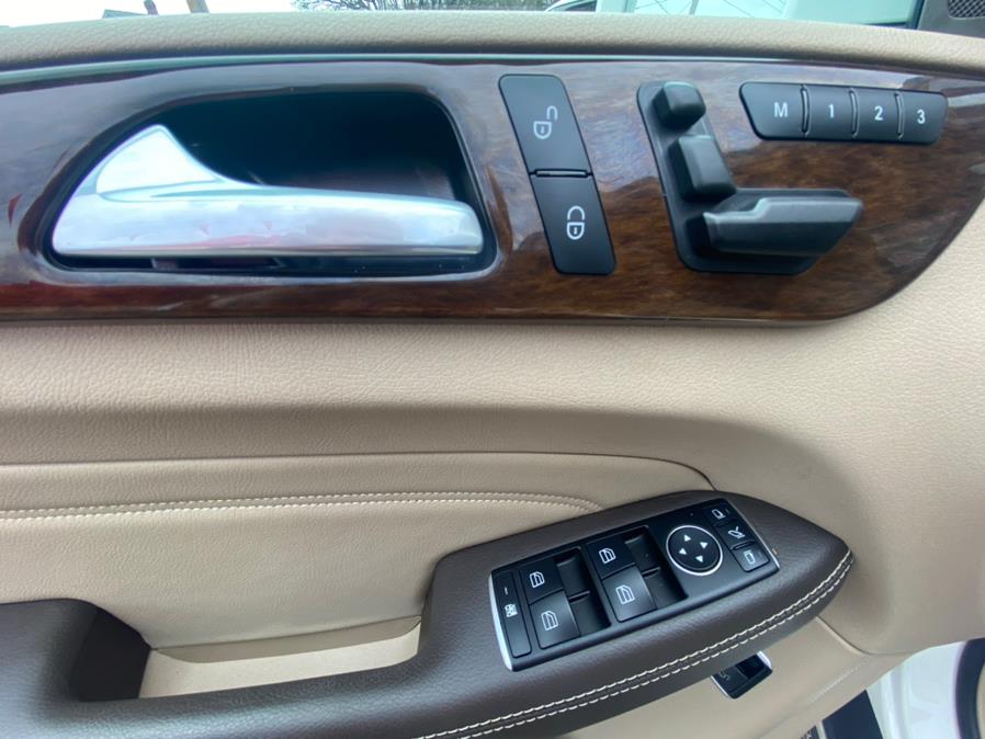 2015 Mercedes-Benz M-Class 4MATIC 4dr ML 350, available for sale in Bridgeport, Connecticut | CT Auto. Bridgeport, Connecticut 2015 Mercedes-Benz M-Class 4MATIC 4dr ML 350, available for sale in Bridgeport, Connecticut | CT Auto. Bridgeport, Connecticut