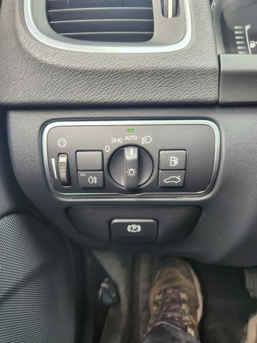 2017 Volvo S60 T5 AWD Inscription, available for sale in Bristol, Connecticut | Dealmax Motors LLC. Bristol, Connecticut 2017 Volvo S60 T5 AWD Inscription, available for sale in Bristol, Connecticut | Dealmax Motors LLC. Bristol, Connecticut