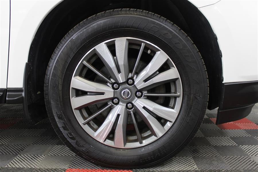 2017 Nissan Pathfinder SL, available for sale in Paterson, New Jersey | Fast Track Motors. Paterson, New Jersey 2017 Nissan Pathfinder SL, available for sale in Paterson, New Jersey | Fast Track Motors. Paterson, New Jersey