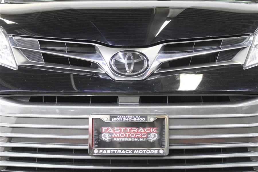 2018 Toyota Sienna XLE, available for sale in Paterson, New Jersey | Fast Track Motors. Paterson, New Jersey 2018 Toyota Sienna XLE, available for sale in Paterson, New Jersey | Fast Track Motors. Paterson, New Jersey