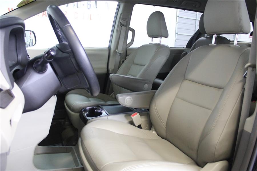 2018 Toyota Sienna XLE, available for sale in Paterson, New Jersey | Fast Track Motors. Paterson, New Jersey 2018 Toyota Sienna XLE, available for sale in Paterson, New Jersey | Fast Track Motors. Paterson, New Jersey