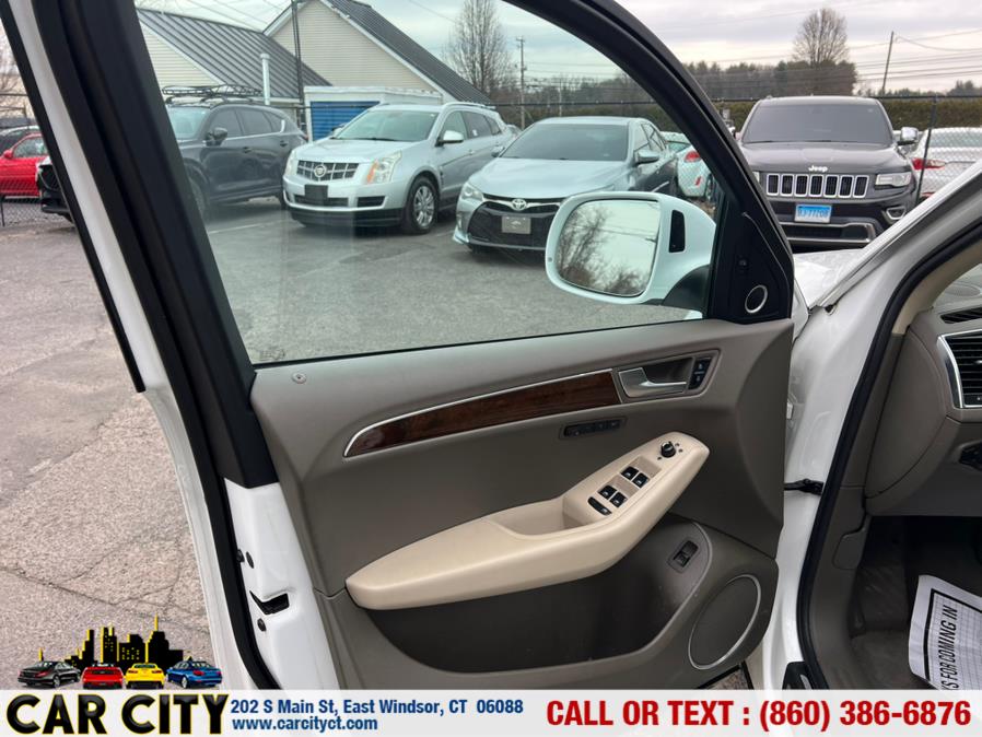 2011 Audi Q5 quattro 4dr 3.2L Prestige, available for sale in East Windsor, Connecticut | Car City LLC. East Windsor, Connecticut 2011 Audi Q5 quattro 4dr 3.2L Prestige, available for sale in East Windsor, Connecticut | Car City LLC. East Windsor, Connecticut