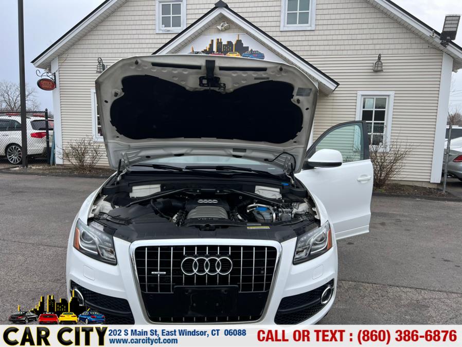 2011 Audi Q5 quattro 4dr 3.2L Prestige, available for sale in East Windsor, Connecticut | Car City LLC. East Windsor, Connecticut 2011 Audi Q5 quattro 4dr 3.2L Prestige, available for sale in East Windsor, Connecticut | Car City LLC. East Windsor, Connecticut