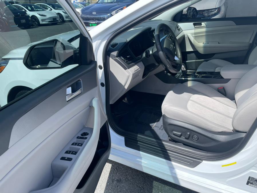 2019 Hyundai Sonata Plug-In Hybrid Sedan, available for sale in Daly City, California | Green Light Auto Wholesale. Daly City, California 2019 Hyundai Sonata Plug-In Hybrid Sedan, available for sale in Daly City, California | Green Light Auto Wholesale. Daly City, California