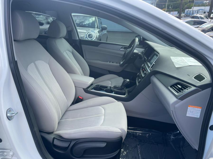 2019 Hyundai Sonata Plug-In Hybrid Sedan, available for sale in Daly City, California | Green Light Auto Wholesale. Daly City, California 2019 Hyundai Sonata Plug-In Hybrid Sedan, available for sale in Daly City, California | Green Light Auto Wholesale. Daly City, California