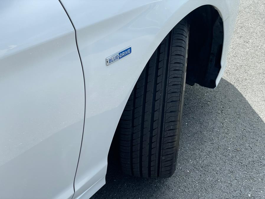 2019 Hyundai Sonata Plug-In Hybrid Sedan, available for sale in Daly City, California | Green Light Auto Wholesale. Daly City, California 2019 Hyundai Sonata Plug-In Hybrid Sedan, available for sale in Daly City, California | Green Light Auto Wholesale. Daly City, California