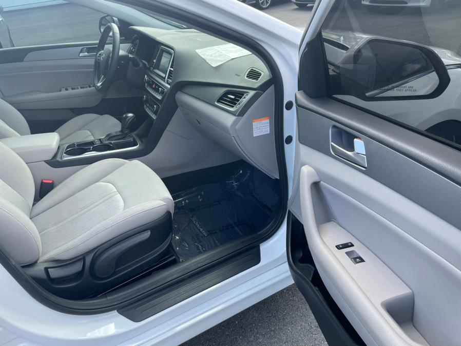 2019 Hyundai Sonata Plug-In Hybrid Sedan, available for sale in Daly City, California | Green Light Auto Wholesale. Daly City, California 2019 Hyundai Sonata Plug-In Hybrid Sedan, available for sale in Daly City, California | Green Light Auto Wholesale. Daly City, California