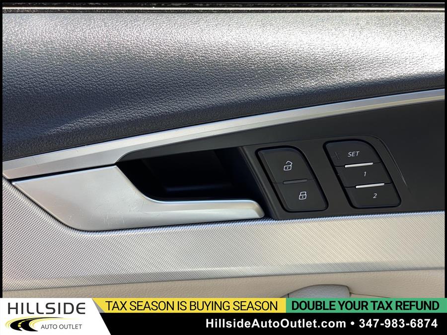 2017 Audi A4 2.0T Premium Plus, available for sale in Jamaica, New York | Hillside Auto Outlet. Jamaica, New York 2017 Audi A4 2.0T Premium Plus, available for sale in Jamaica, New York | Hillside Auto Outlet. Jamaica, New York