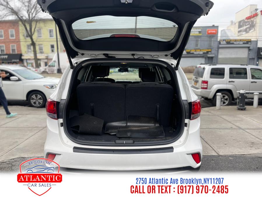 2017 Hyundai Santa Fe SE 3.3L Auto AWD, available for sale in Brooklyn, New York | Atlantic Car Sales. Brooklyn, New York 2017 Hyundai Santa Fe SE 3.3L Auto AWD, available for sale in Brooklyn, New York | Atlantic Car Sales. Brooklyn, New York