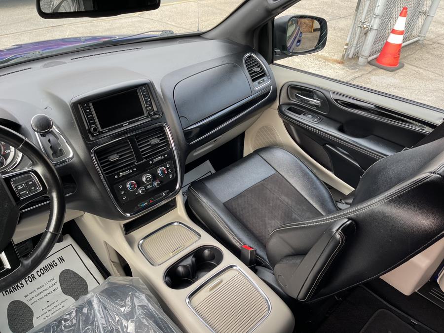 2020 Dodge Grand Caravan SXT Wagon, available for sale in Bronx, New York | New York Motors Group Solutions LLC. Bronx, New York 2020 Dodge Grand Caravan SXT Wagon, available for sale in Bronx, New York | New York Motors Group Solutions LLC. Bronx, New York