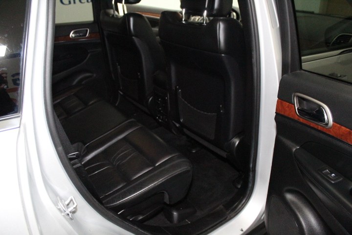 2013 Jeep Grand Cherokee 4WD 4dr Limited, available for sale in Plainville, Connecticut | New England Auto Sales LLC. Plainville, Connecticut 2013 Jeep Grand Cherokee 4WD 4dr Limited, available for sale in Plainville, Connecticut | New England Auto Sales LLC. Plainville, Connecticut
