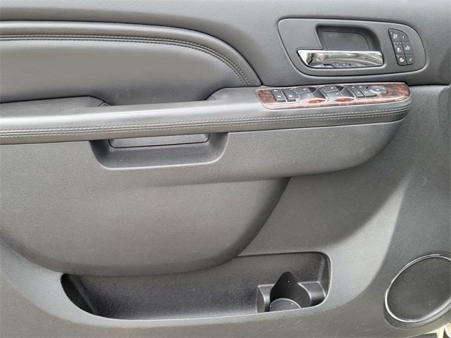 2013 GMC Sierra 1500 Denali, available for sale in Stratford, Connecticut | Wiz Leasing Inc. Stratford, Connecticut 2013 GMC Sierra 1500 Denali, available for sale in Stratford, Connecticut | Wiz Leasing Inc. Stratford, Connecticut