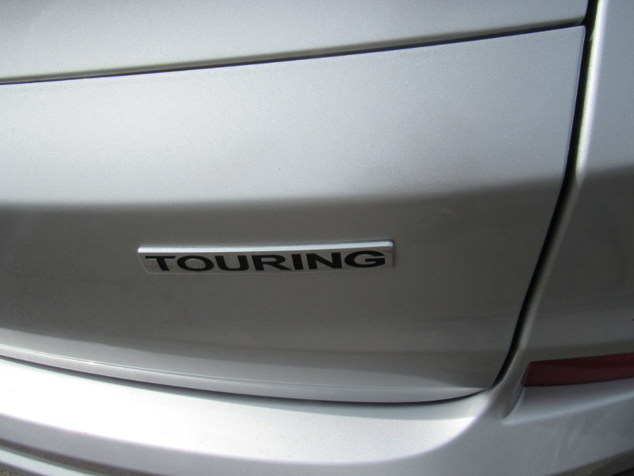2016 Honda CR-V Touring, available for sale in Worcester, Massachusetts | Hilario's Auto Sales Inc.. Worcester, Massachusetts 2016 Honda CR-V Touring, available for sale in Worcester, Massachusetts | Hilario's Auto Sales Inc.. Worcester, Massachusetts