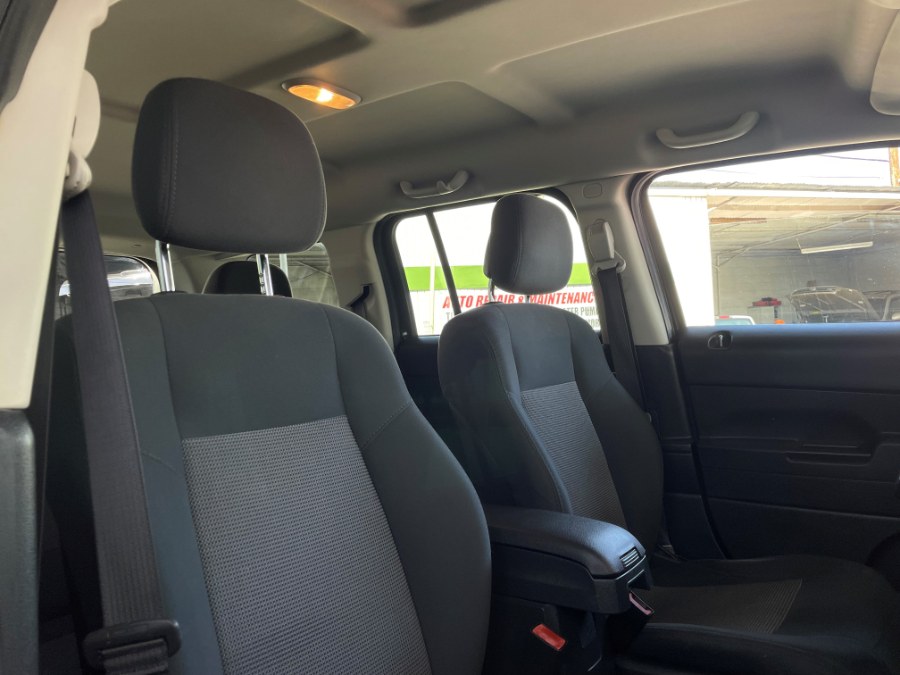 2011 Jeep Patriot FWD 4dr Sport, available for sale in Corona, California | Green Light Auto. Corona, California 2011 Jeep Patriot FWD 4dr Sport, available for sale in Corona, California | Green Light Auto. Corona, California