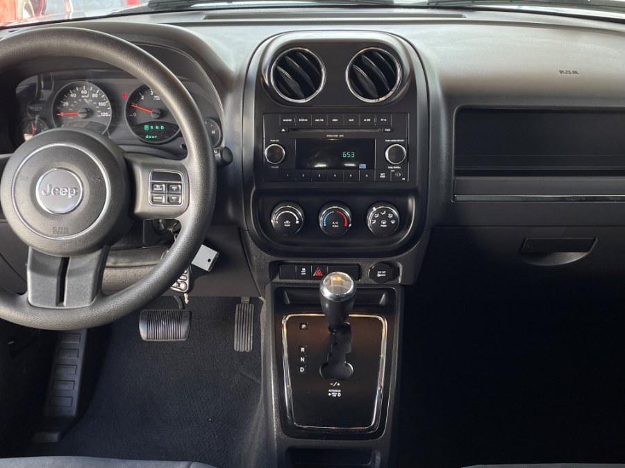 2011 Jeep Patriot FWD 4dr Sport, available for sale in Corona, California | Green Light Auto. Corona, California 2011 Jeep Patriot FWD 4dr Sport, available for sale in Corona, California | Green Light Auto. Corona, California
