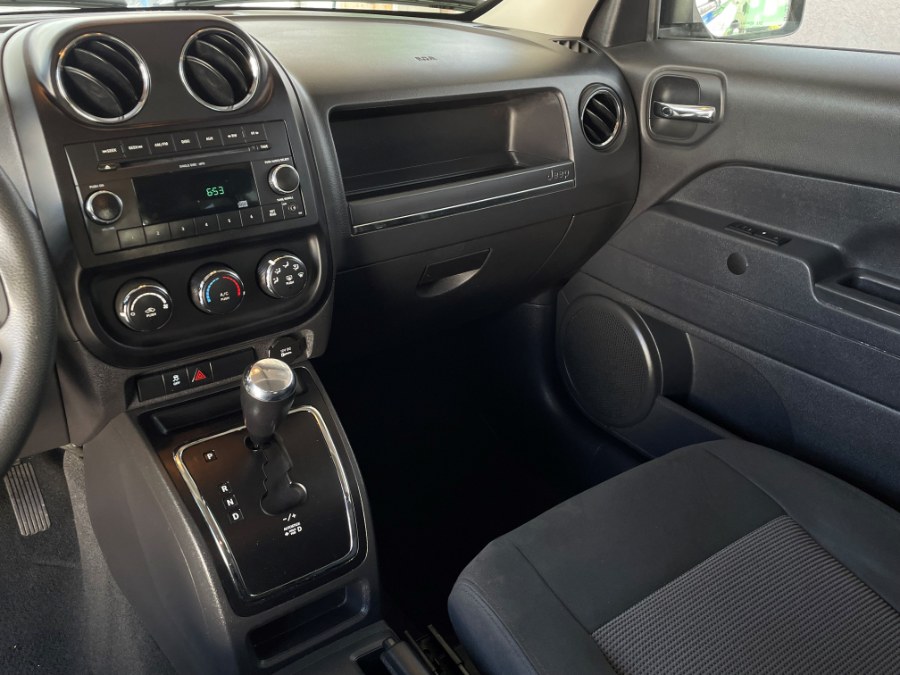 2011 Jeep Patriot FWD 4dr Sport, available for sale in Corona, California | Green Light Auto. Corona, California 2011 Jeep Patriot FWD 4dr Sport, available for sale in Corona, California | Green Light Auto. Corona, California