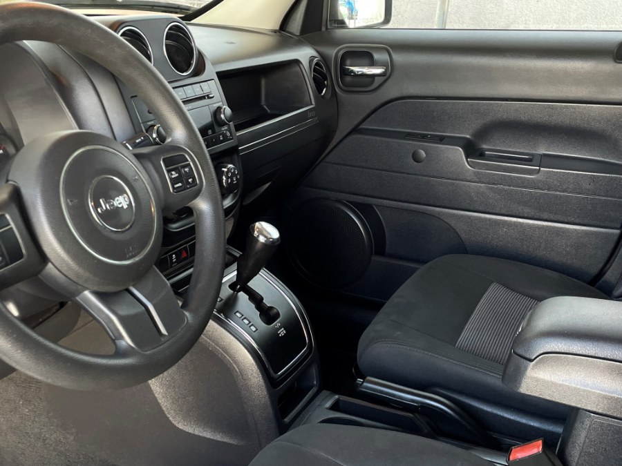 2011 Jeep Patriot FWD 4dr Sport, available for sale in Corona, California | Green Light Auto. Corona, California 2011 Jeep Patriot FWD 4dr Sport, available for sale in Corona, California | Green Light Auto. Corona, California