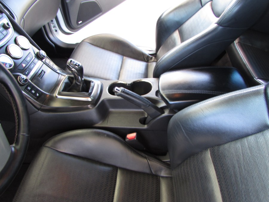 2013 Hyundai Genesis Coupe 2dr V6 3.8L Auto Grand Touring w/Blk Lth, available for sale in Orlando, Florida | VIP Auto Enterprise, Inc. Orlando, Florida 2013 Hyundai Genesis Coupe 2dr V6 3.8L Auto Grand Touring w/Blk Lth, available for sale in Orlando, Florida | VIP Auto Enterprise, Inc. Orlando, Florida
