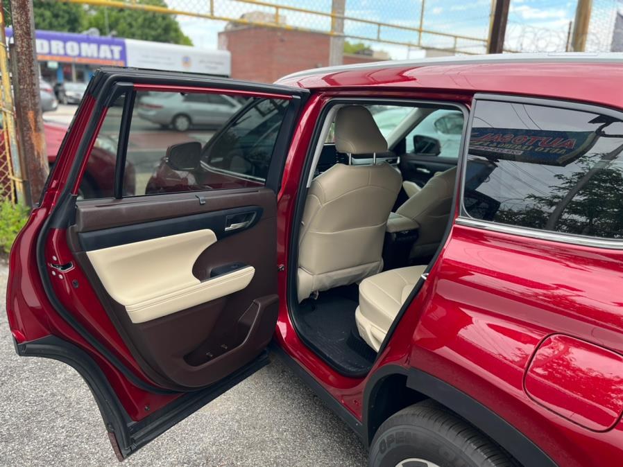 2022 Toyota Highlander Hybrid XLE FWD (Natl), available for sale in BROOKLYN, New York | Deals on Wheels International Auto. BROOKLYN, New York 2022 Toyota Highlander Hybrid XLE FWD (Natl), available for sale in BROOKLYN, New York | Deals on Wheels International Auto. BROOKLYN, New York