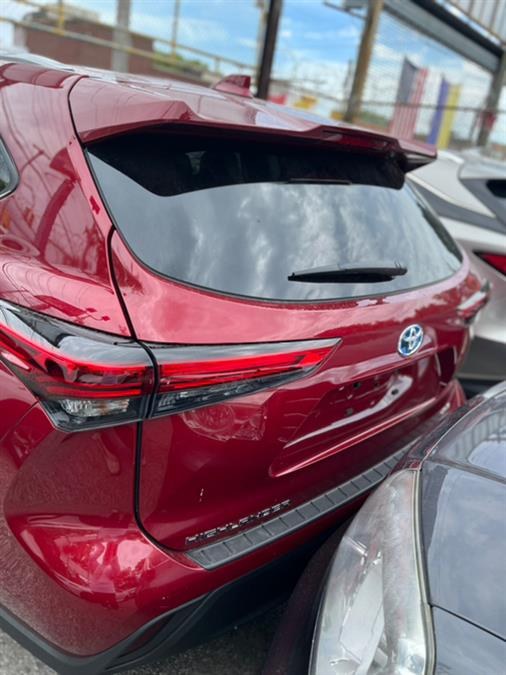 2022 Toyota Highlander Hybrid XLE FWD (Natl), available for sale in BROOKLYN, New York | Deals on Wheels International Auto. BROOKLYN, New York 2022 Toyota Highlander Hybrid XLE FWD (Natl), available for sale in BROOKLYN, New York | Deals on Wheels International Auto. BROOKLYN, New York