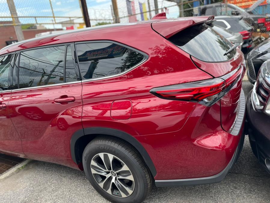 2022 Toyota Highlander Hybrid XLE FWD (Natl), available for sale in BROOKLYN, New York | Deals on Wheels International Auto. BROOKLYN, New York 2022 Toyota Highlander Hybrid XLE FWD (Natl), available for sale in BROOKLYN, New York | Deals on Wheels International Auto. BROOKLYN, New York